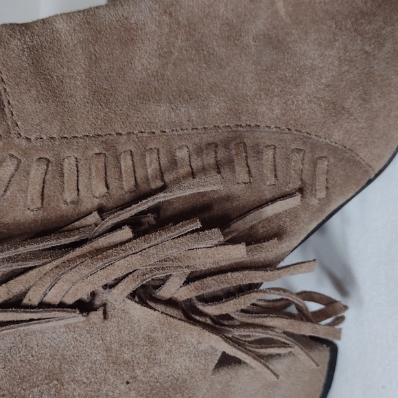 Tan suede leather fringed booties 9.5 - Picture 7 of 8